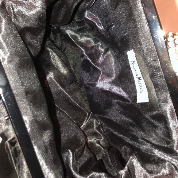 Neiman Marcus evening clutch - Picture 5 of 7